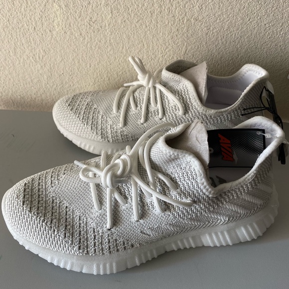 NWT Women’s Athletic Memory Foam Lightweight- White Large - Picture 4 of 7